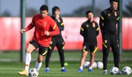 爆料韩国国足球员名单最新,最新韩国国足球员名单曝光，备战世界杯阵容引热议！