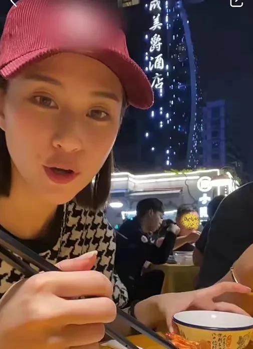 中秋娱乐圈吃瓜爆料,明星大揭秘，吃瓜爆料一网打尽！